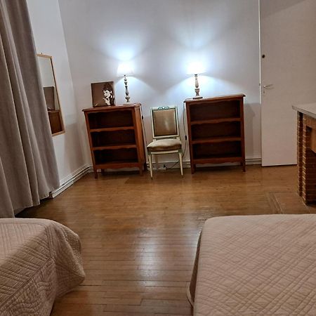 Charmant Appartement Au Pied Du Chateau Gien Zimmer foto